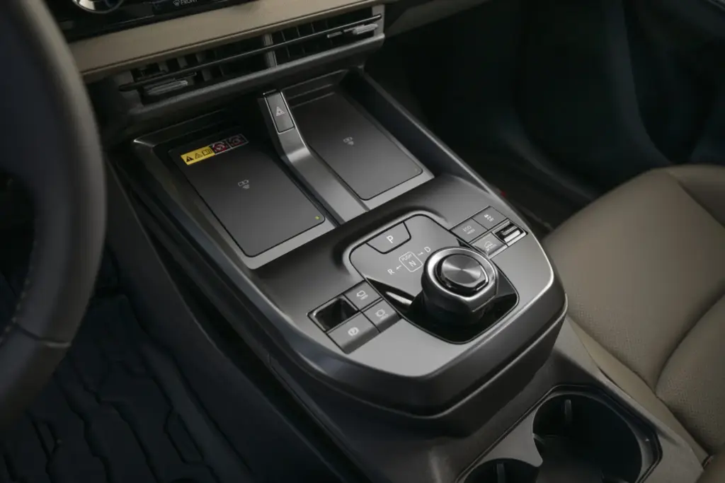 TOYOTA BZ WOODLAND 21 Motor16