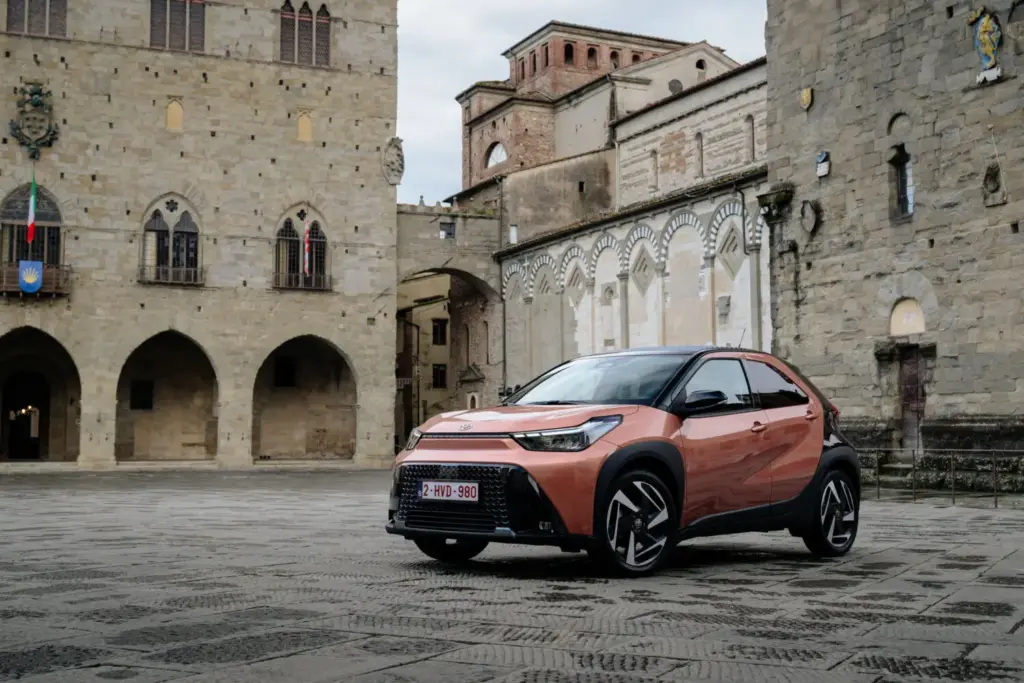 Toyota Aygo X Cross Hybrid 2026 2 Motor16