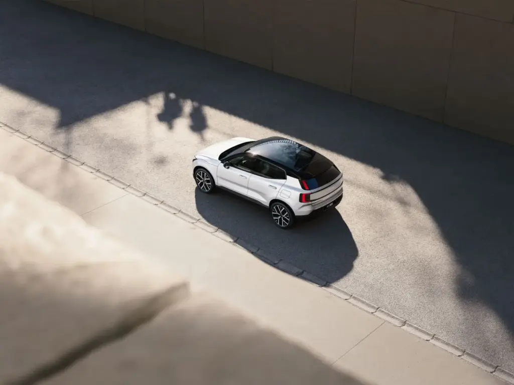 VOLVO EX30 2026 18 Motor16