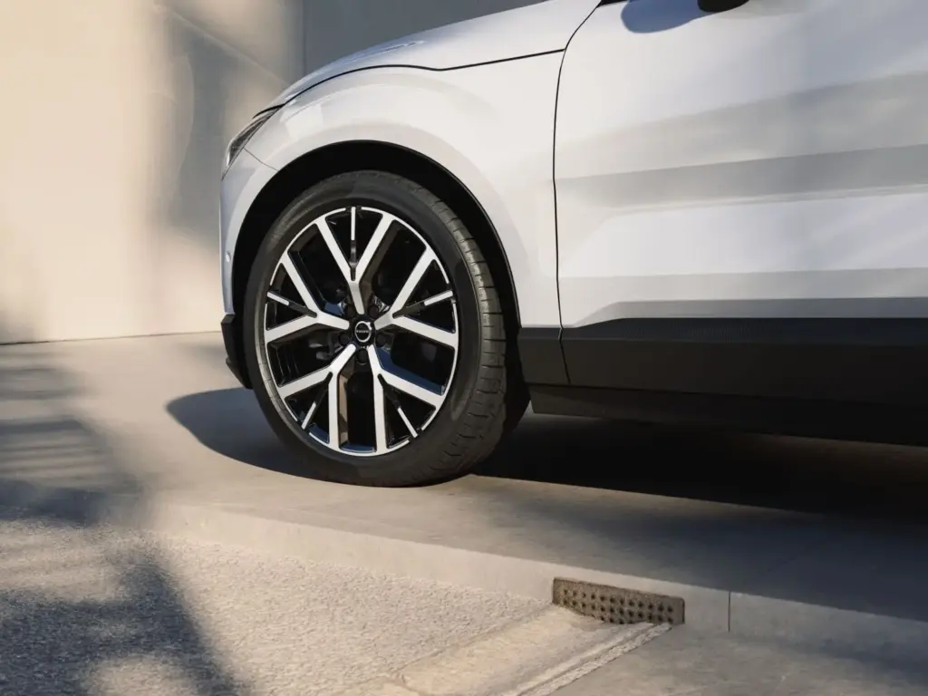 VOLVO EX30 2026 3 Motor16