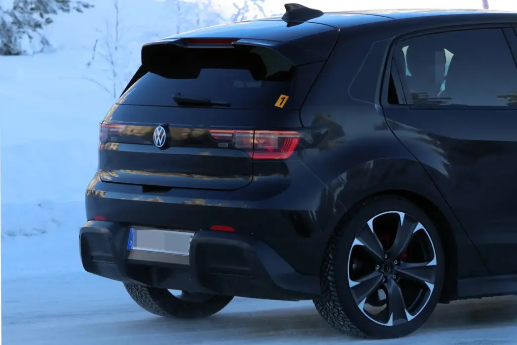 El Volkswagen ID. Polo GTI también visita la nieve 15 Motor16 VW ID Polo GTI 13 Motor16