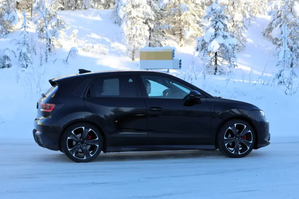 El Volkswagen ID. Polo GTI también visita la nieve 11 Motor16 VW ID Polo GTI 9 Motor16