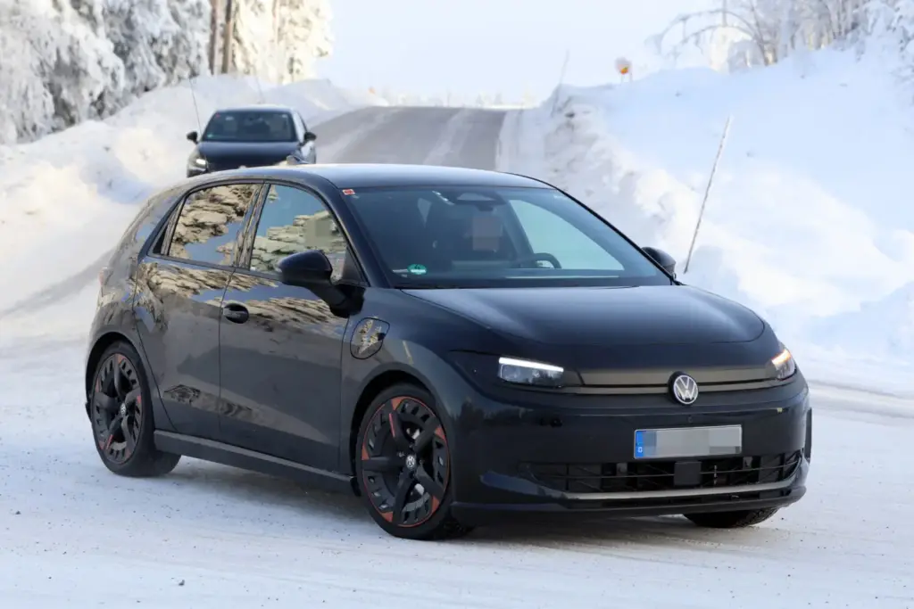 El Volkswagen ID. Polo pierde el camuflaje... y viene con sorpresa 16 Motor16 VW ID Polo Sportline 4 Motor16