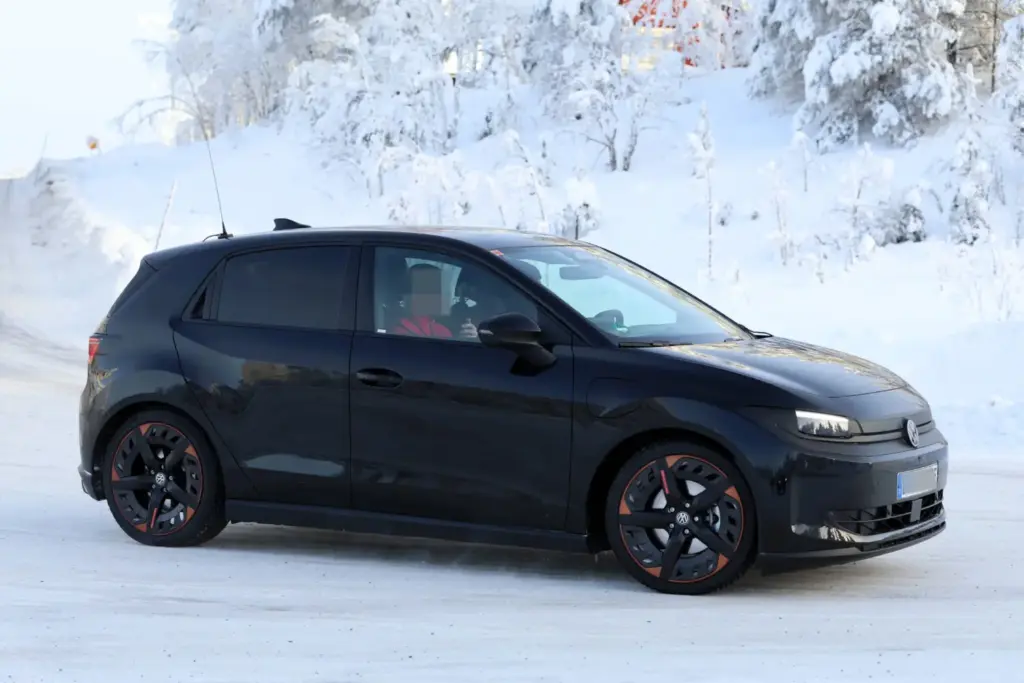 El Volkswagen ID. Polo pierde el camuflaje... y viene con sorpresa 3 Motor16 VW ID Polo Sportline 6 Motor16