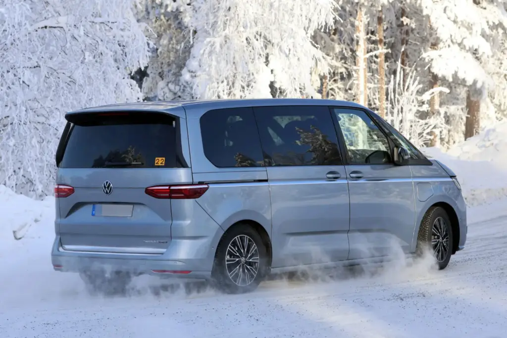 Volkswagen Multivan 2027 11 Motor16