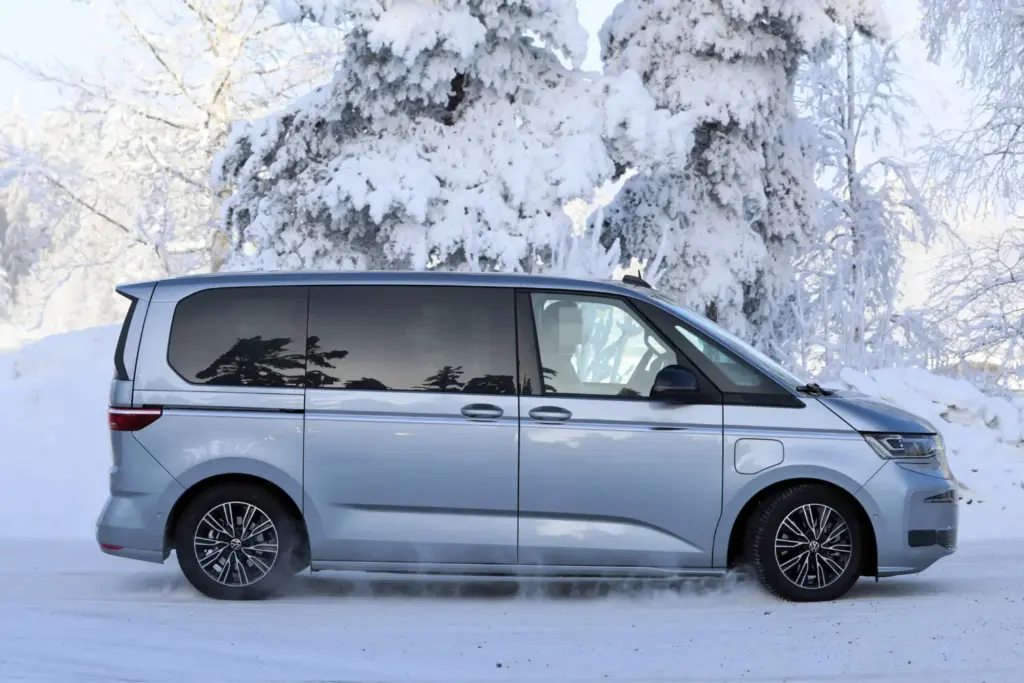Volkswagen Multivan 2027 8 Motor16