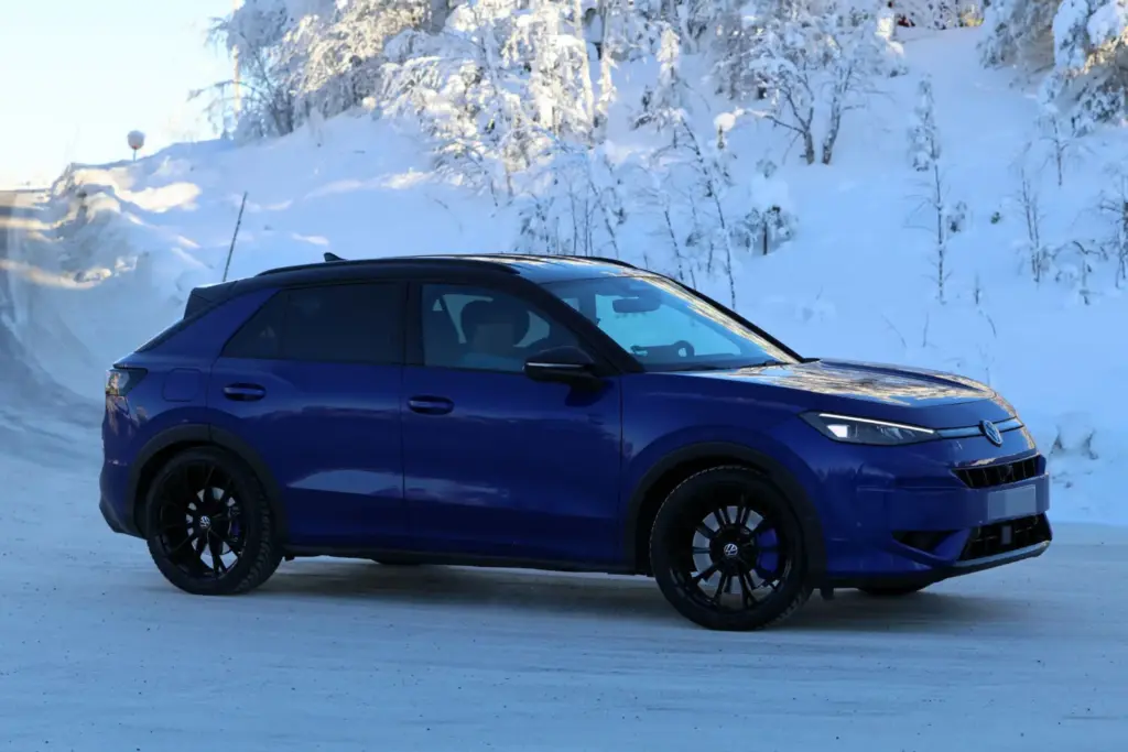 Volkswagen T Roc R 2026 10 Motor16