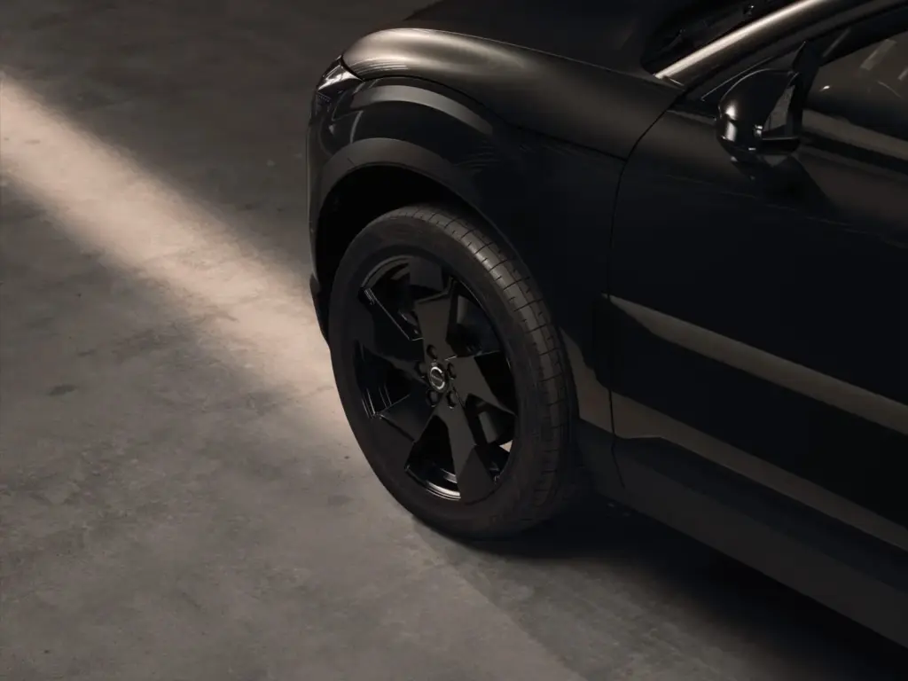 El Volvo EX30 Black Edition lo apuesta todo al negro 3 Motor16 Volvo EX 30 Black Edition 4 Motor16