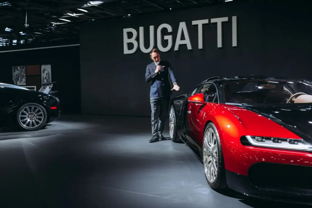 Bugatti celebra 20 años del Veyron “colando” el F.K.P. Hommage en Rétromobile