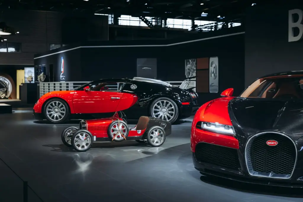 Bugatti celebra 20 años del Veyron “colando” el F.K.P. Hommage en Rétromobile