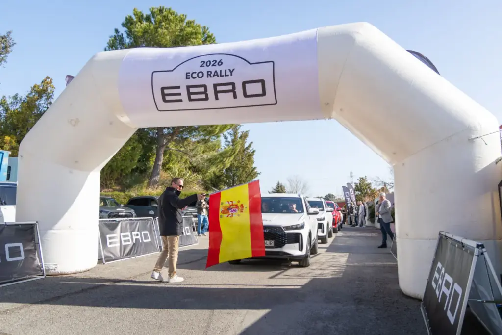 eco rally ebro s800 phev 15 Motor16