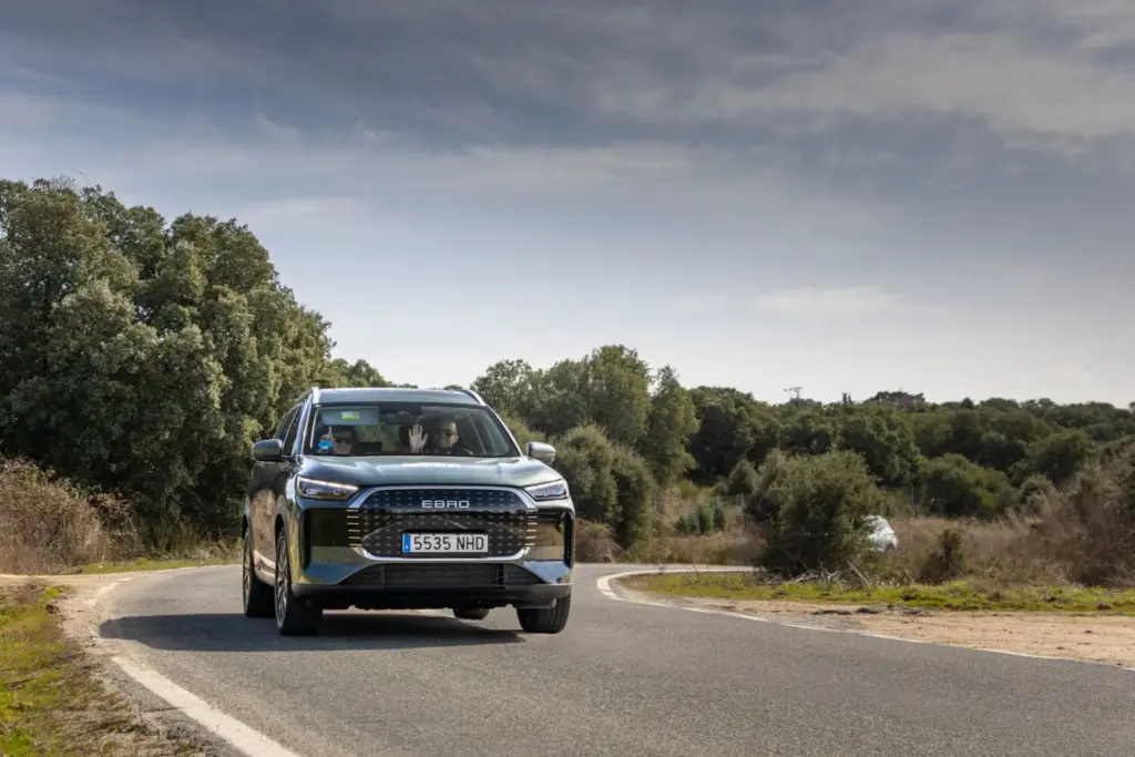 Ebro s800 PHEV, a prueba: Un gran SUV familiar con etiqueta Cero