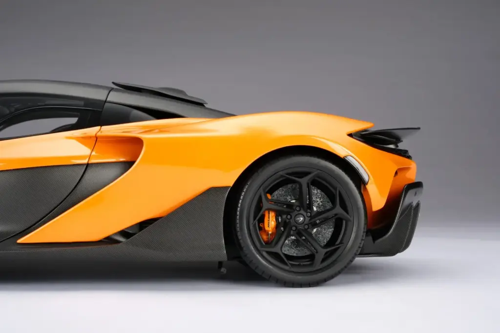 Este McLaren W1 cuesta sólo 17.995 euros. Obviamente, tiene truco