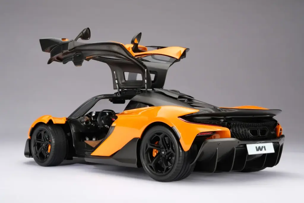 Este McLaren W1 cuesta sólo 17.995 euros. Obviamente, tiene truco