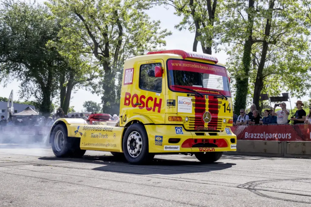 mercedes benz camion 130 anos 7 Motor16
