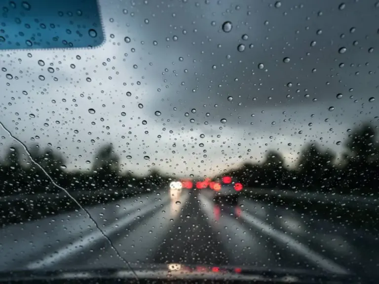 Por menos de 10 euros, en Amazon tienes el producto ideal para que tu coche no sufra con las tormentas