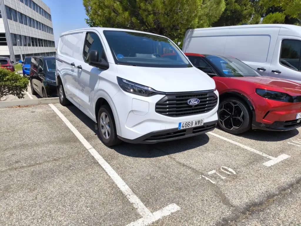 Prueba de Ford Transit Custom Van PHEV L1 Trend: Mejor que un diésel