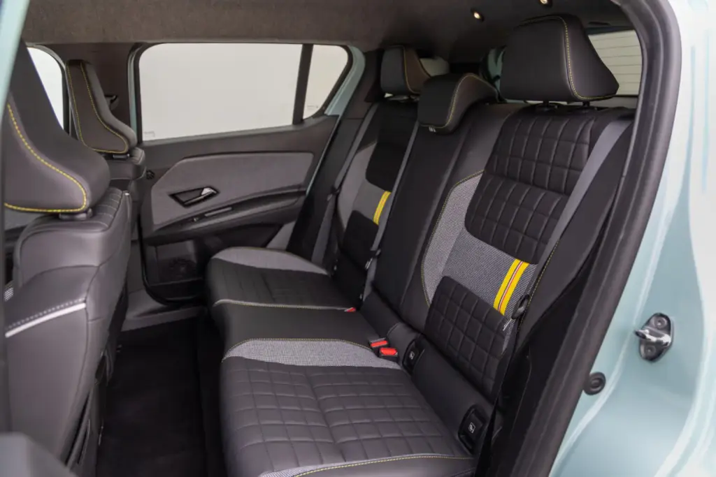 Prueba de Renault 4 E-Tech iconic: Su belleza es su mecánica