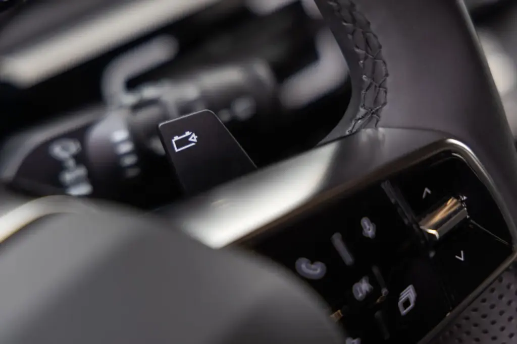 Prueba de Renault 4 E-Tech iconic: Su belleza es su mecánica