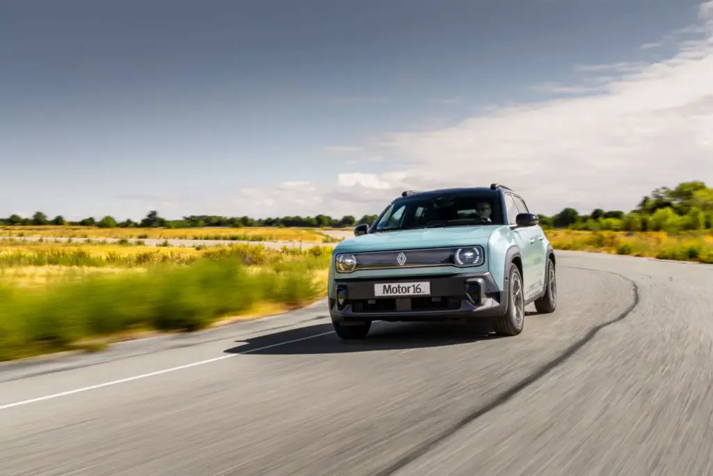 renault 4 e tech iconic prueba motor 16 32 Motor16