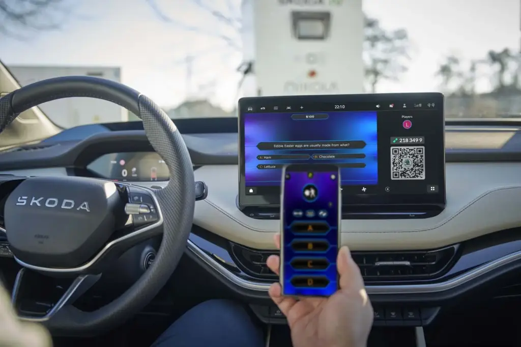 skoda airconsole spotify elroq enyaq1 Motor16