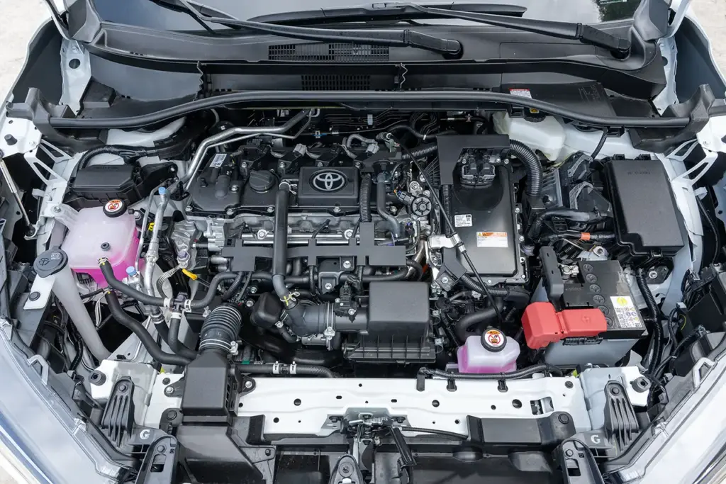 El Toyota Corolla Cross más asequible se vende en la península ibérica, pero no puedes comprarlo