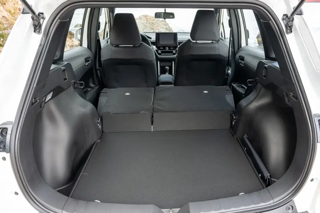 El Toyota Corolla Cross más asequible se vende en la península ibérica, pero no puedes comprarlo