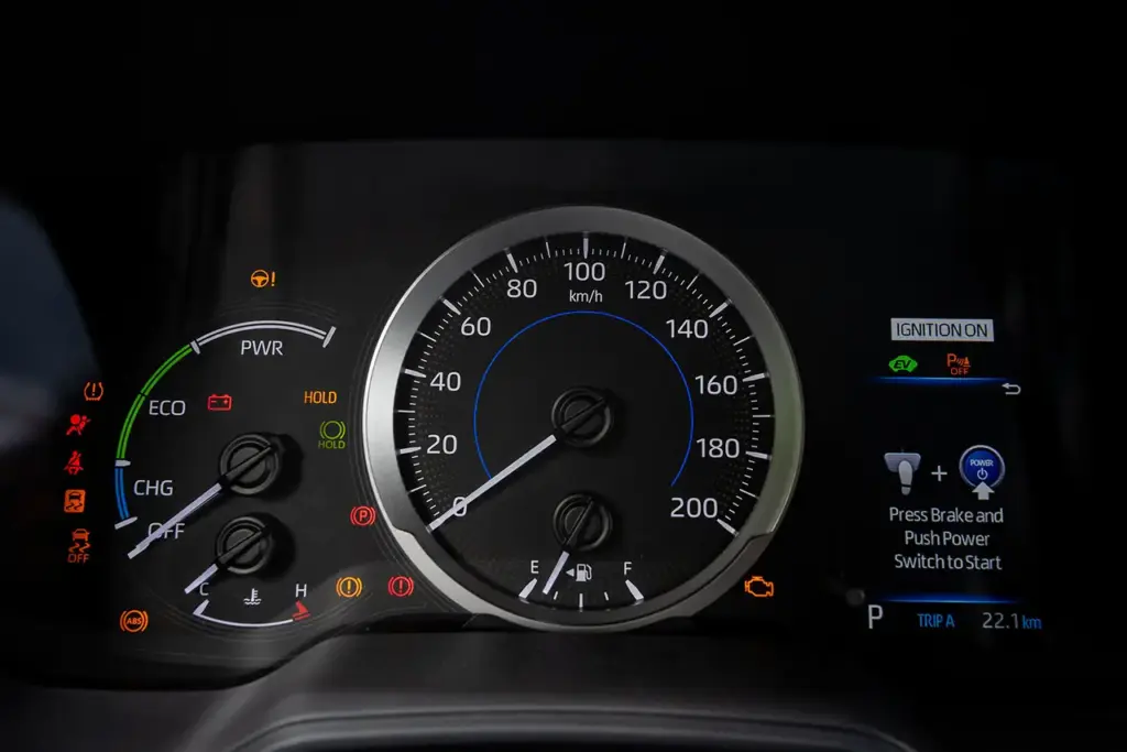 toyota corolla cross gibraltar stockholdings 16 Motor16