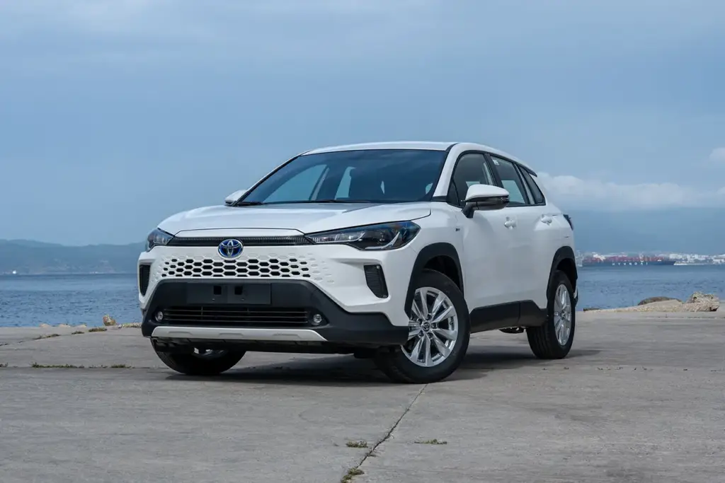 El Toyota Corolla Cross más asequible se vende en la península ibérica, pero no puedes comprarlo