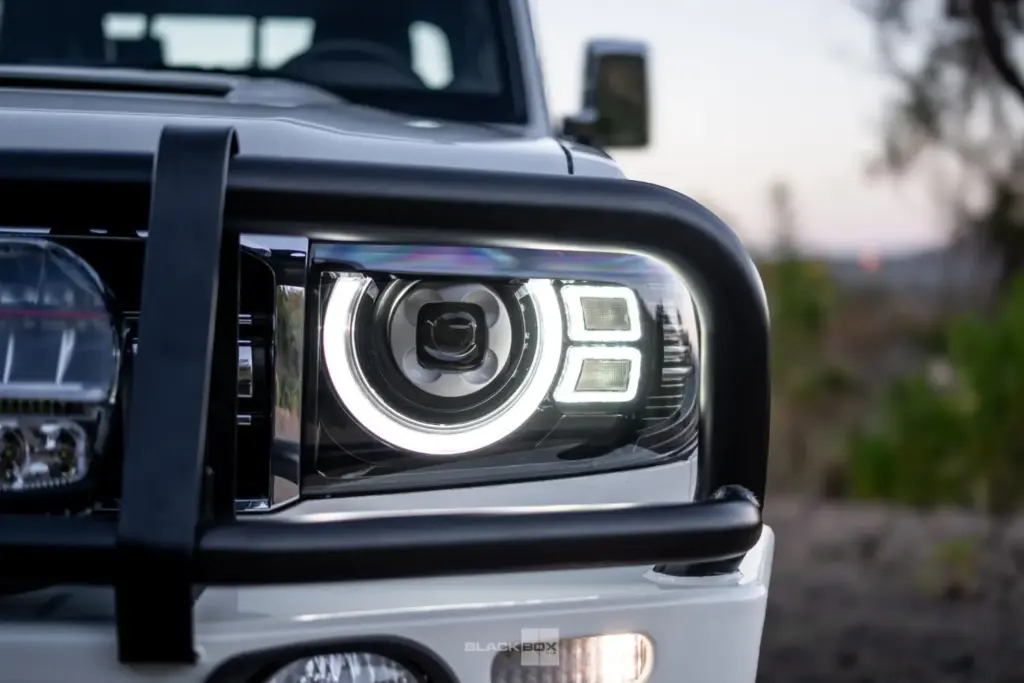 ¿Un Toyota Land Cruiser 70 con faros de Defender? No; en realidad son dos 2 Motor16 ¿Un Toyota Land Cruiser 70 con faros de Defender? No; en realidad son dos