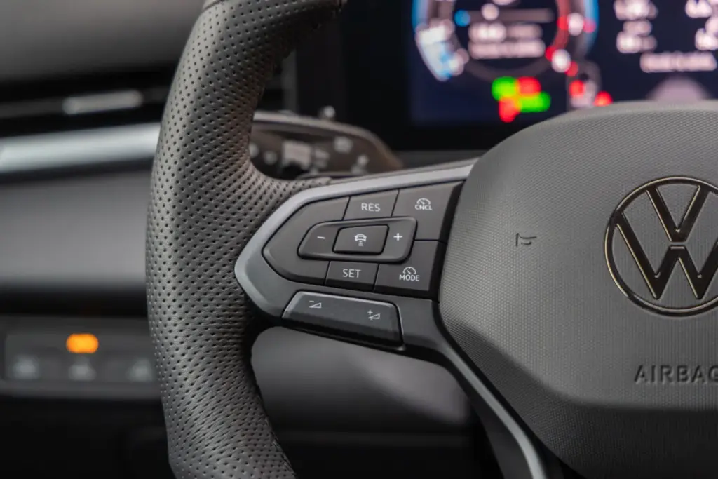 Prueba Volkswagen T-Roc 1.5 eTSI 150 CV: El aprendiz de Golf