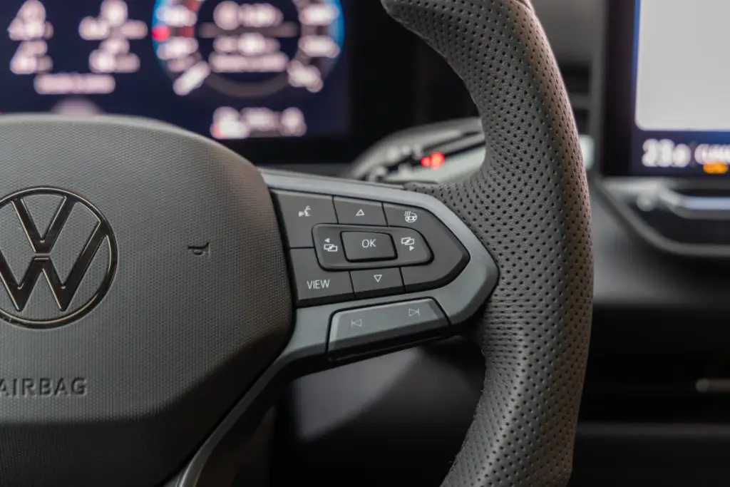 Prueba Volkswagen T-Roc 1.5 eTSI 150 CV: El aprendiz de Golf