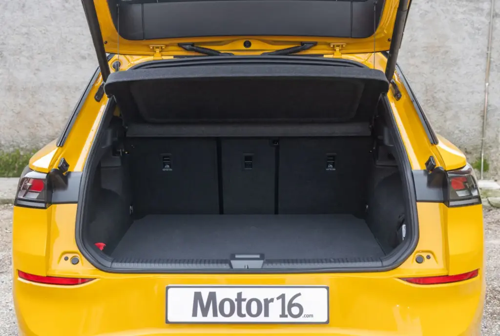 Prueba Volkswagen T-Roc 1.5 eTSI 150 CV: El aprendiz de Golf