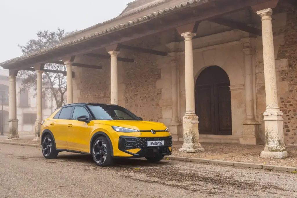 Prueba Volkswagen T-Roc 1.5 eTSI 150 CV: El aprendiz de Golf