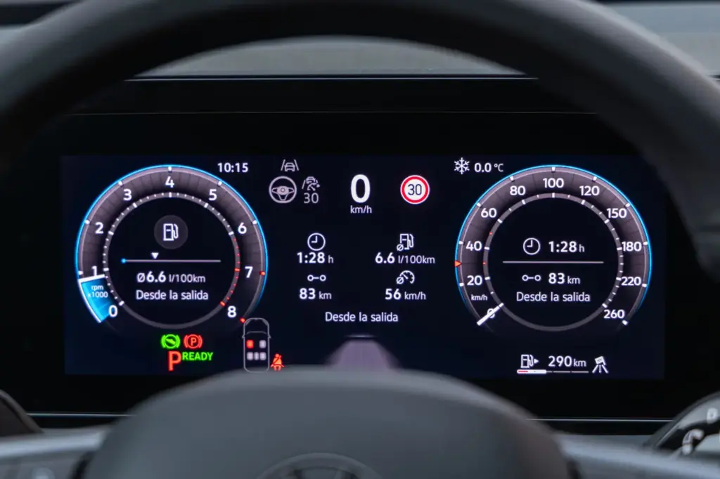 Prueba Volkswagen T-Roc 1.5 eTSI 150 CV: El aprendiz de Golf