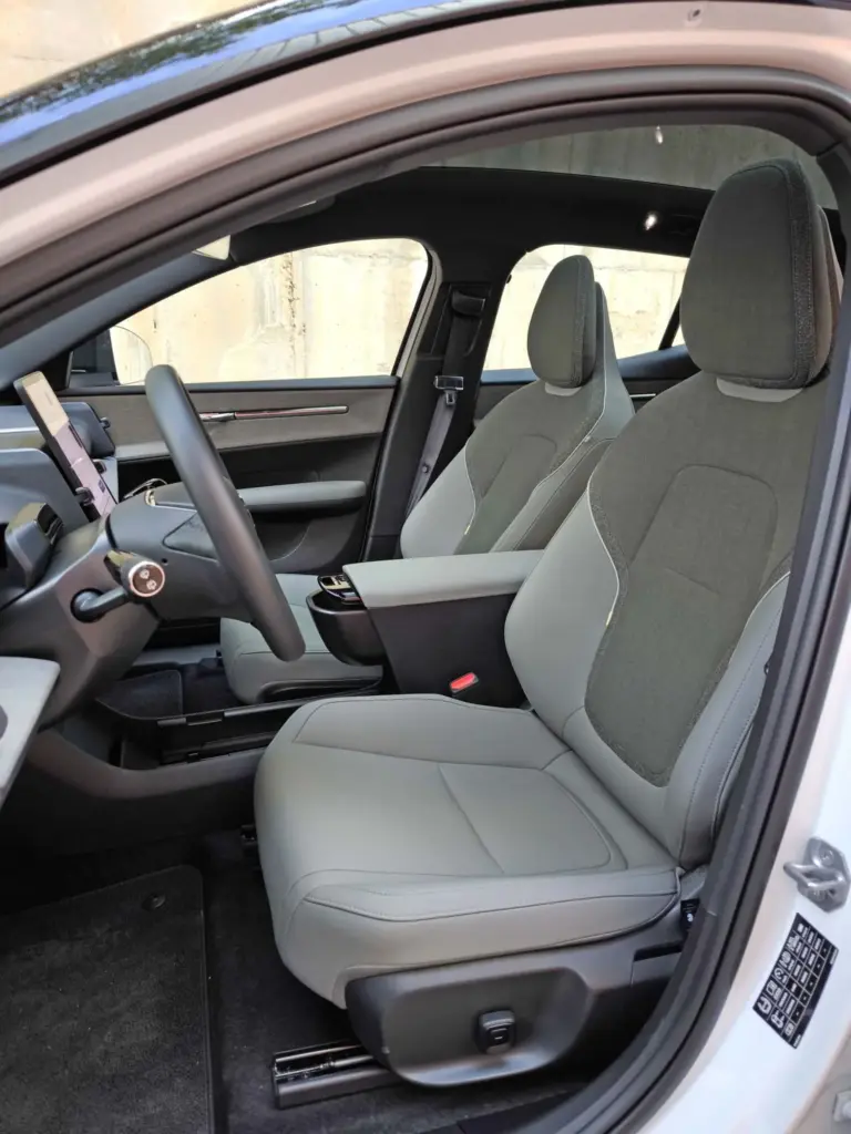 Prueba del Volvo EX30 Cross Country Ultra Twin Motor Performance: SUV eléctrico 4x4 con la potencia de un motor 216 V8 Prueba del Volvo EX30 Cross Country Ultra Twin Motor Performance: SUV eléctrico 4x4 con la potencia de un V8