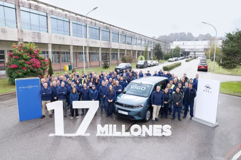 Un Opel Combo Electric es el vehículo 17 millones fabricado en Stellantis Vigo, una planta con casi 70 años de historia