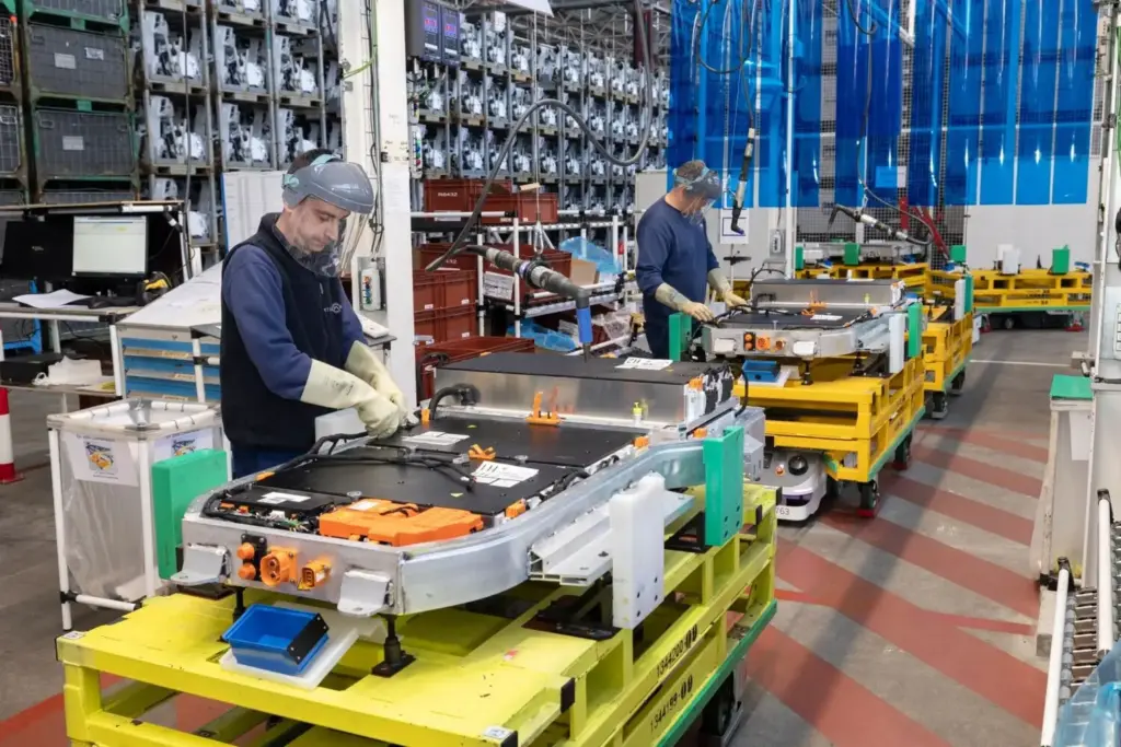 17 MILLONES STELLANTIS VIGO 8 Motor16