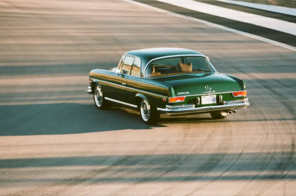 1969 Mercedes 280 SE Retro Designs 1 Motor16