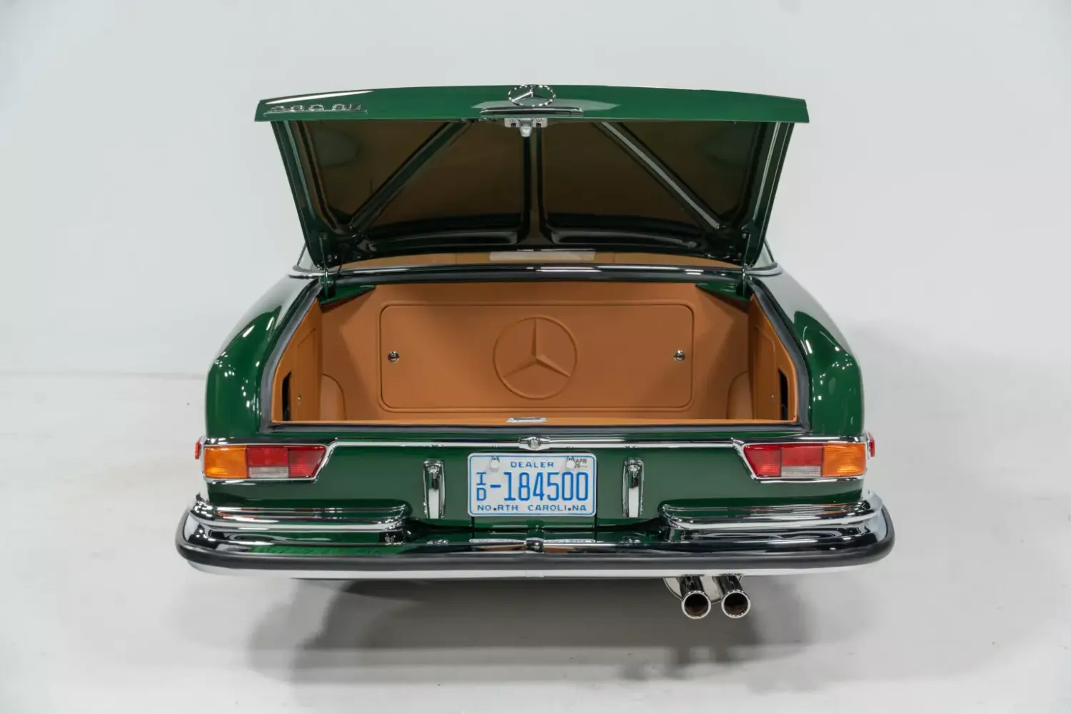 1969-Mercedes-280-SE-Retro-Designs-45.we