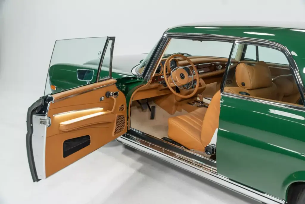 1969 Mercedes-Benz 280 SE Retro Designs. Imagen interior.