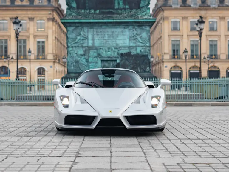 2004 ferrari enzo rm sothebys argento 14 Motor16