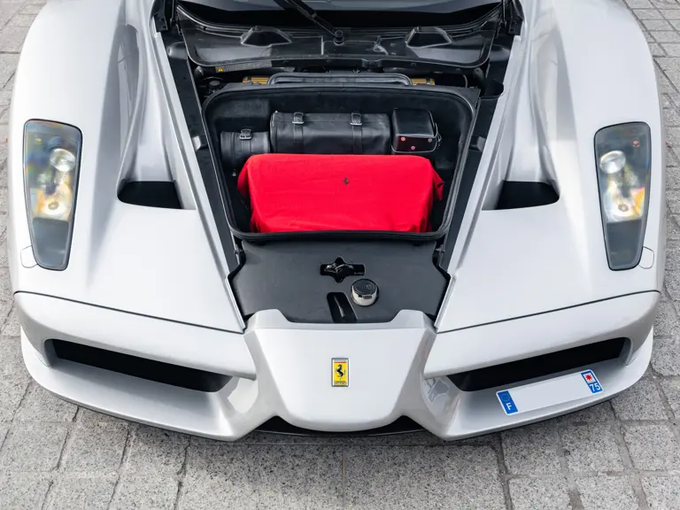 2004 ferrari enzo rm sothebys argento 28 Motor16