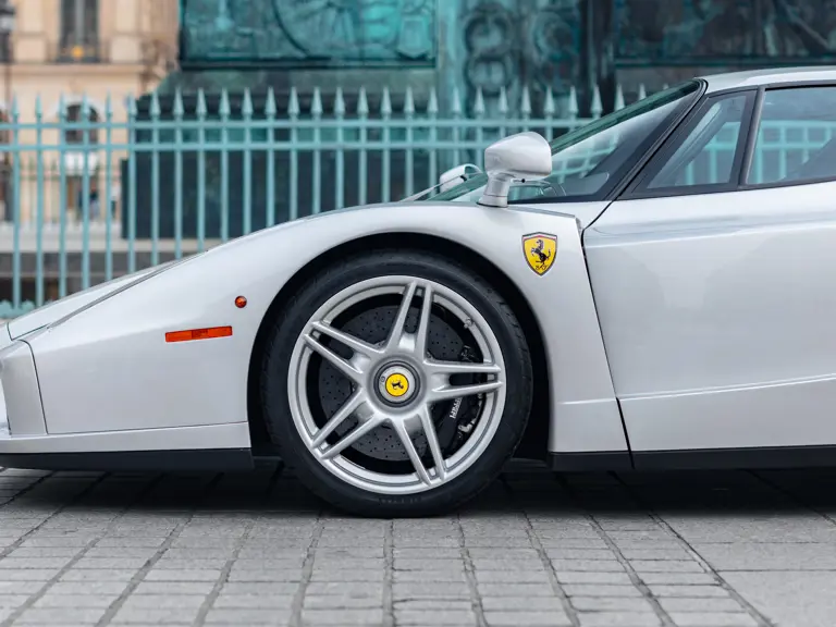 2004 ferrari enzo rm sothebys argento 36 Motor16