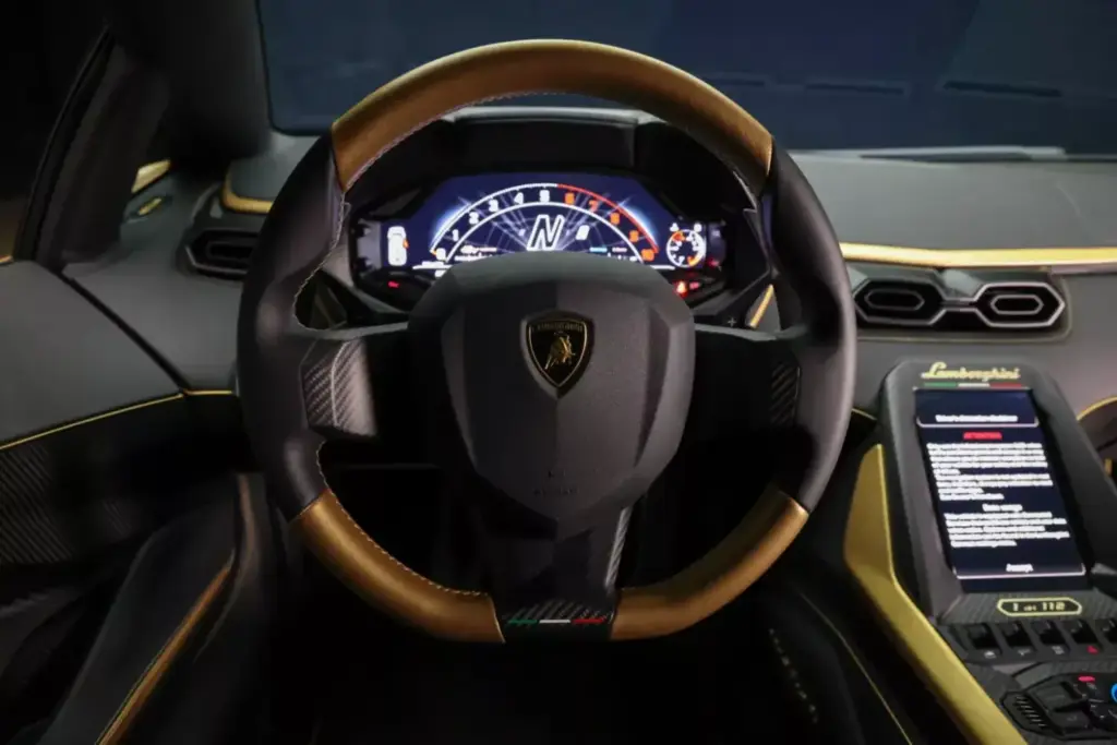 La especulación entorno al Lamborghini Countach LPI 800-4 se frena en seco con esta pieza 27 Motor16 2022 Lamborghini Countach LPI 800 4 Gold Subasta 23 Motor16