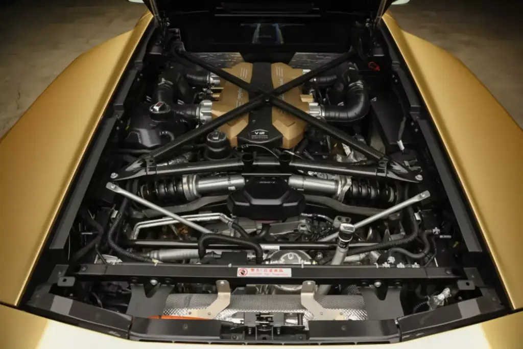 La especulación entorno al Lamborghini Countach LPI 800-4 se frena en seco con esta pieza 3 Motor16 2022 Lamborghini Countach LPI 800-4. Oro Eleos. Imagen motor.