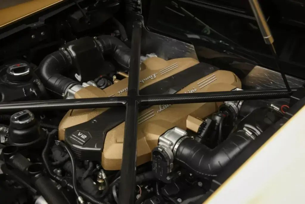 La especulación entorno al Lamborghini Countach LPI 800-4 se frena en seco con esta pieza 39 Motor16 2022 Lamborghini Countach LPI 800 4 Gold Subasta 28 Motor16