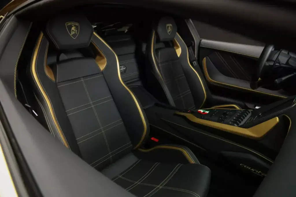 La especulación entorno al Lamborghini Countach LPI 800-4 se frena en seco con esta pieza 34 Motor16 2022 Lamborghini Countach LPI 800 4 Gold Subasta 30 Motor16