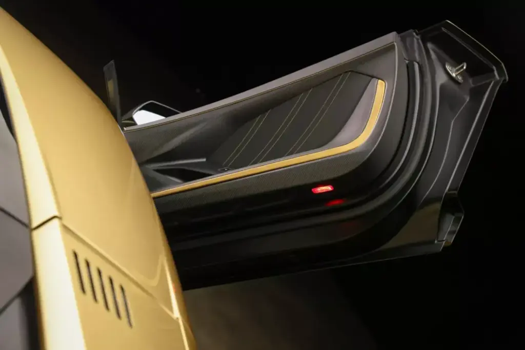 La especulación entorno al Lamborghini Countach LPI 800-4 se frena en seco con esta pieza 35 Motor16 2022 Lamborghini Countach LPI 800 4 Gold Subasta 31 Motor16