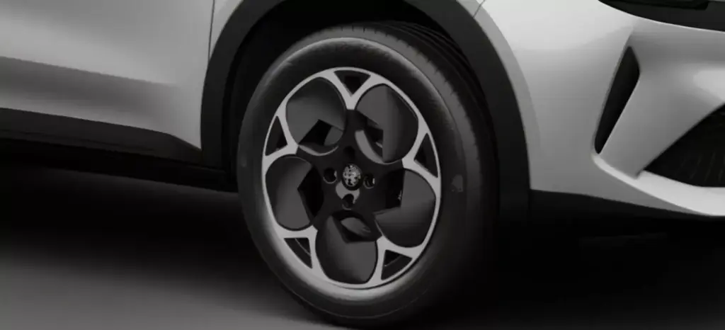 2026 Alfa Romeo Junior Edizione Bianco Japon 3 Motor16